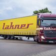 Sattelzug der Spedition Laken
