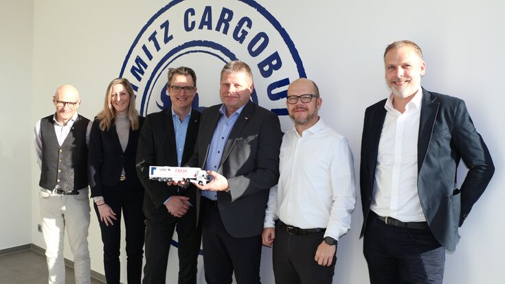 Freja Transport & Logistik und Schmitz Cargobull feiern 20 Jahre Zusammenarbeit