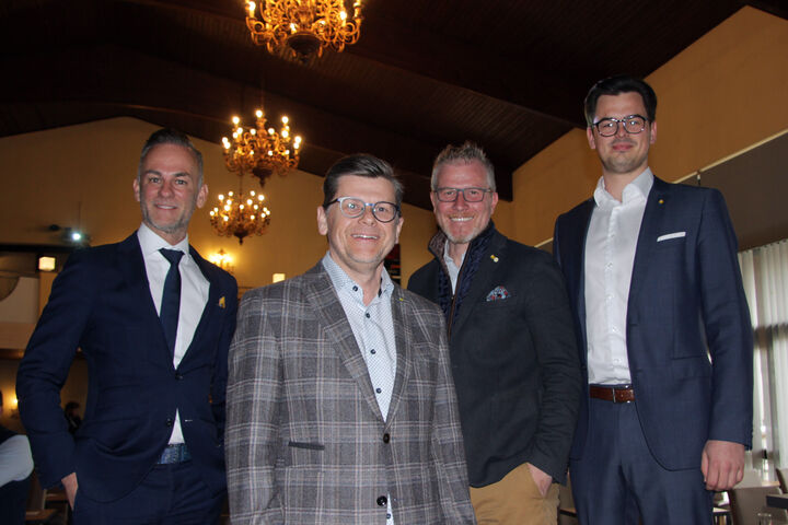 (v.l.) Dr. Dominik Schärmer, WKÖ-Fachgruppenobmann Günther Reder, ﻿Dr. Christian Spendel, ﻿Mag. Alexej Miskovez