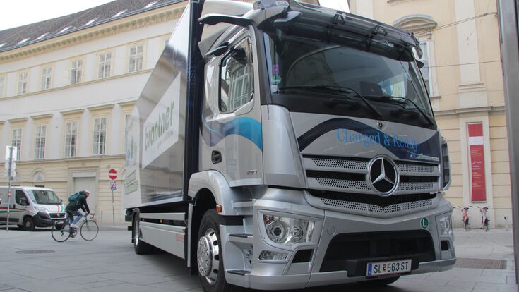 Mercedes eActros in der Herrengasse