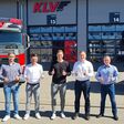 Florian Hingerl, Fuhrparkleiter Spedition Eberl; Thomas Kirsch, Vertriebsleiter KLVrent; Sebastian Huber, Fuhrparkleiter KLVrent; Lothar Fichte, Channel Partner Manager bei UTA Edenred; Markus Eskofier Sales Manager CRT Germany bei UTA Edenred