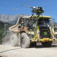 Muldenkipper T 236 von Liebherr mit Hybridantrieb