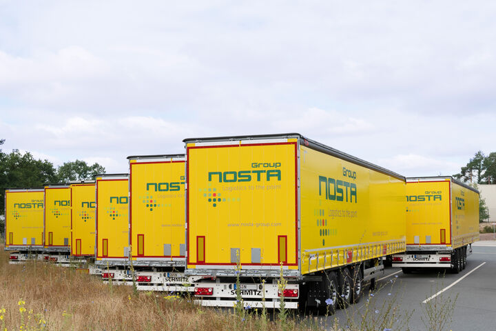 Die Nosta Group aus Ladbergen hat 30 neue Auflieger der Marke Schmitz Cargobull in Betrieb genommen
