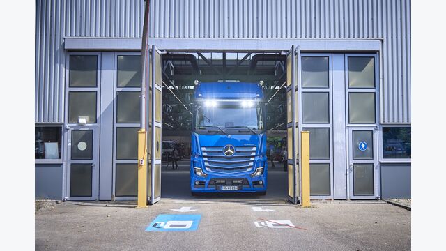 Uebergabe Actros L Driver Extend+ an WEBER Maschinenbau