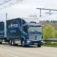40 Tonnen Gesamtgewicht: Batterieelektrischer eActros fährt jetzt mit Anhänger im Nordschwarzwald 40 tons gross vehicle weight: battery-electric eActros now drives with a trailer in the Northern Black Forest
