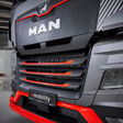 MAN beschleunigt Wandel zu Nullemissionsantrieben MAN Truck & Bus beschleunigt den Wandel hin zu emissionsfrei angetriebenen Nutzfahrzeugen. Der Beginn der Fertigung schwerer E-Trucks in München soll nun schon Anfang 2024 mit einer zeitnahen Auslieferung von zunächst 200 Einheiten erfolgen. Dies ist fast ein Jahr früher als ursprünglich geplant. Erstmals hat MAN heute (17.02.2022) in Nürnberg einen seriennahen Prototyp des neuen Elektro-Lkw der Öffentlichkeit vorgestellt.