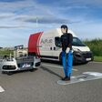 Transporter, Roboterfahrzeug und Puppe (Dummie) am Testgelände