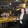 Holger Kauer präsentierte auf der IAA unter anderem den Wielton Container Master mit automatischer Containerverriegelung „Quick-Lock“