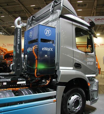 Das eWorX-System von ZF wandelt die elektrische Energie des Fahrzeuges in mechanische Leistung an der Welle um