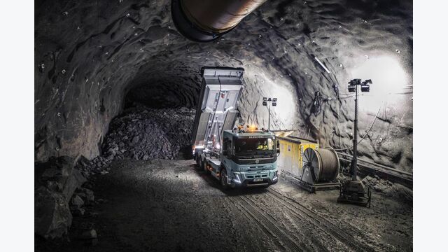 Elektro-Lkw von Volvo Trucks im Grubeneinsatz
