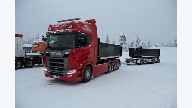 Scania Winter Drive: Schwere Lkw im Test auf Eis und Schnee