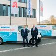 V. l.: Noweda-Vorstand Karl-Josef Paulweber und Andreas Kunkat, Leiter Grosskunden Stellantis Deutschland mit Opel Elektroautos