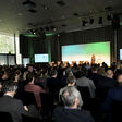 Expertendiskussion über Wasserstoff vor vollem Saal