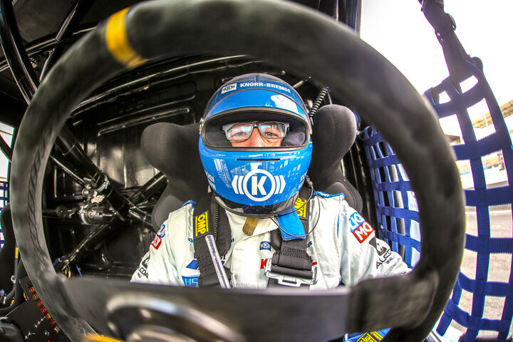 Pilot im Cockpit vom Iveco Race Trucks der FIA European Truck Racing Championship