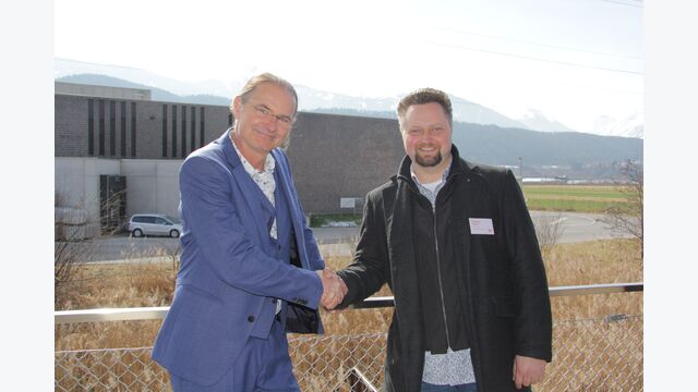 Ewald Perwög Shake-Hands mt Thomas Thaler