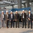 Traton Group und MAN Führung in der neuen Halle