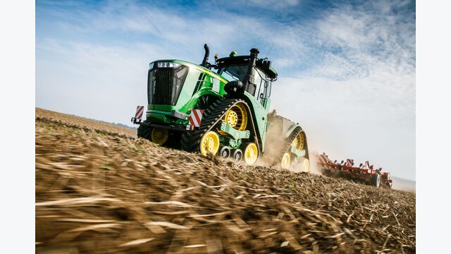 Tractors 9RX Series 9620RX AMS Ag Management Solutions Position Recievers StarFire 3000 Cultivators Horsch