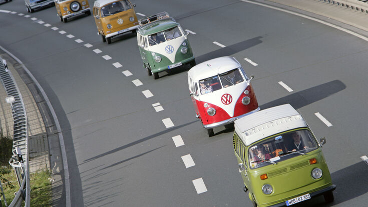 © Volkswagen AG, Kommunikation NK Bulli-Parade