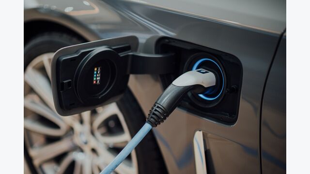 Elektroauto beim Ladevorgang