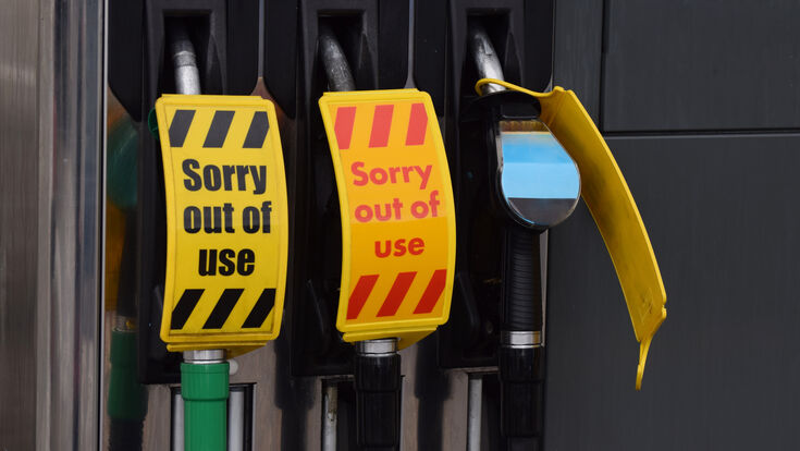 © Amani A - stock.adobe.com sign fuel gas station pump gasoline car petrol diesel oil sorry out of use transport warning caution energy industry nozzle road fuel shortage danger service power symbol gas station transportation petrol queues fuel crisis uk u.k. panic buying british visas brexit
