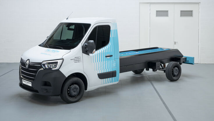 © Renault BICOLORE, BLANC, BLEU, ENERGIE ELECTRIQUE, H2-TECH, HYDROGENE, HYVIA, PILE A COMBUSTIBLE, PROTOTYPE RENAULT, VEHICULE HYBRIDE, VERSION CHASSIS CABINE