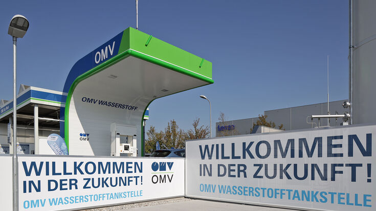 © OMV Solutions GmbH Mobilität Wasserstoff MitarbeiterInnen Nachhaltigkeit Tankstelle WASSERSTOFFTANKSTELLE Wasserstoffauto Innovative Energielösungen Wasserstoffmobilität