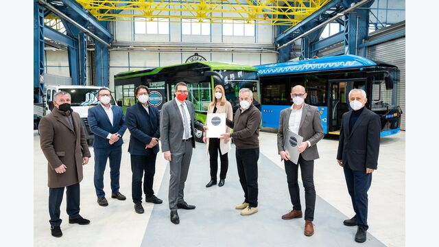 Vertreter Stadt Steyr und Steyr Automotive