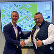 Theo De Vries, VP Services and Insight bei der TIP Group und Ralf Faust, Geschäftsführer Services bei Krone, freuen sich über die erfolgreiche Zusammenarbeit.
