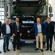 (v.l.): David Pezzulli, (Managing Director von Mesientos), Herbert Robel (CHRO & Co-Founder Quantron AG), Ahmed Elkerrami (CEO Oilinvest Group), Andreas Haller (Gründer & Vorstandsvorsitzender Quantron AG), Michael Perschke (CEO Quantron AG), Timothy Sullivan (Business Liaison Officer bei OBV)