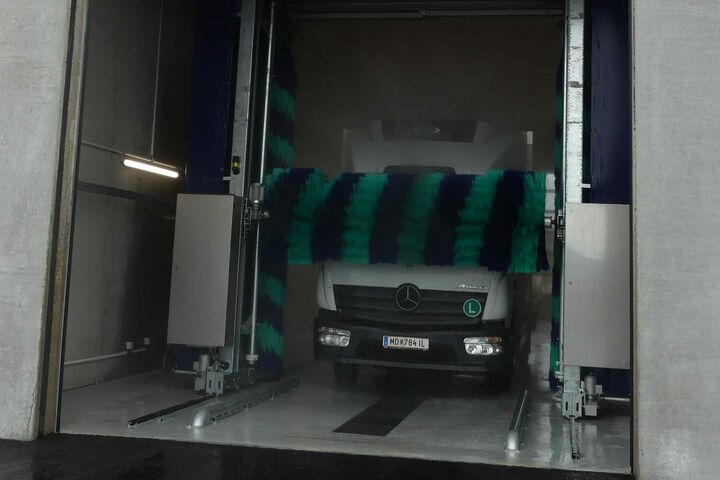 ac tuck & trailer Waschstrasse