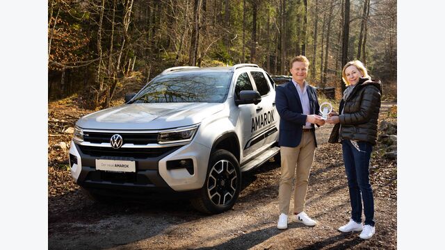 Markus Fischwenger und Karin Tober bei der Übergabe des Pick-up of the Year-Award 2024
