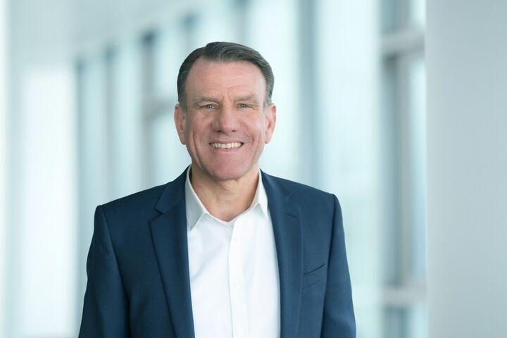 Der Aufsichtsrat der Knorr-Bremse AG verlängerte den Vertrag von Bernd
Spies als Mitglied des Vorstands per März 2025 um fünf Jahre.