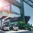 Warenhandling am Hafen