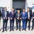 V.l.n.r.: Lukas Walter COO AVL, Markus Vogl Bgm. Steyr, LH Thomas Stelzer, Helmut List CEO AVL, Markus Achleitner LR für Wirtschaft und Forschung, Leopold Födermayr Investor