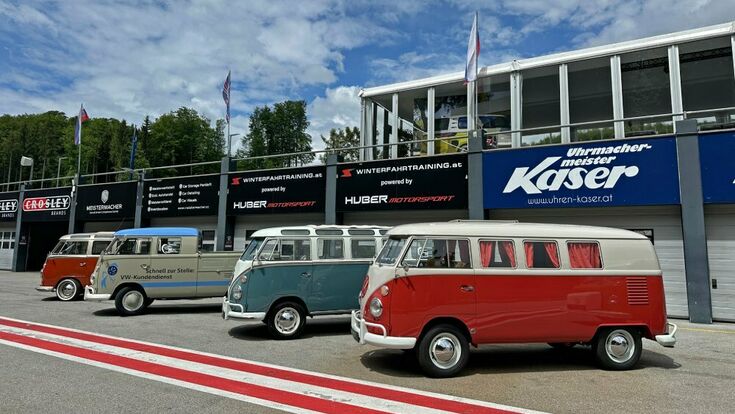 © mmotors Zur 75-Jahr Feier gab es sowohl Exponate von VW als auch von Bulli Fans zu sehen