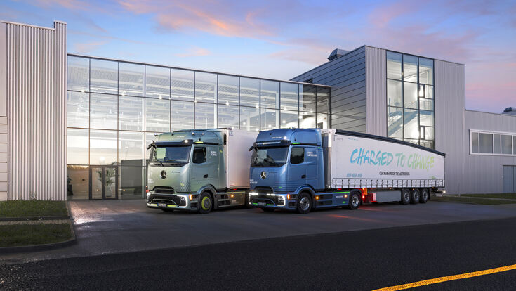 © Daimler Truck AG Der neue Mercedes-Benz Actros L mit ProCabin und der batterie-elektrische eActros 600 Fernverkehrs-LKW.
