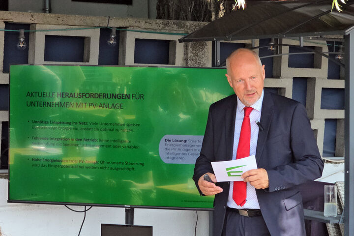 Markus König, Gründer und Geschäftsführer von EcoChange Consulting, spricht über die aktuellen Herausforderungen für Unternehmen mit PV-Anlagen.