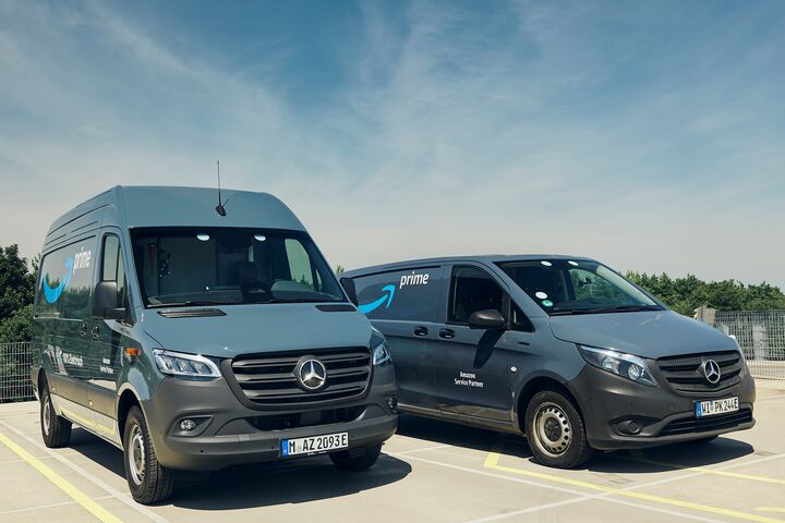 Mercedes-Benz Vans liefert rund 5.000 Elektrofahrzeuge an Amazons Lieferpartner Mercedes-Benz Vans delivers nearly 5,000 electric vehicles to Amazon?s delivery partners