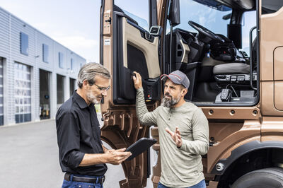 Die tägliche Fahrzeugverfügbarkeit ist für das Geschäft der Kunden entscheidend. Dafür sind Kundennähe und ein leistungsfähiger Service erforderlich.