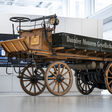 130 Jahre sind seit der Erfindung des weltweit ersten Lkw durch Gottlieb Daimler im Jahr 1896 vergangen.