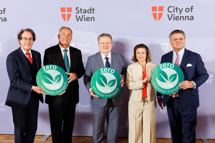Hans Roth, Gründer von Saubermacher, Walter Ruck, Präsident der WK Wien, Wiens Bürgermeister Michael Ludwig, Tina Schrettner, Geschäftsführerin Ankerbrot und Karl-Heinz Strauss, CEO von Porr
