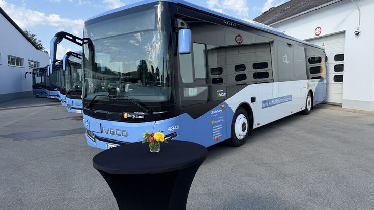 36 neue CROSSWAY LE Busse für Dr. Richard